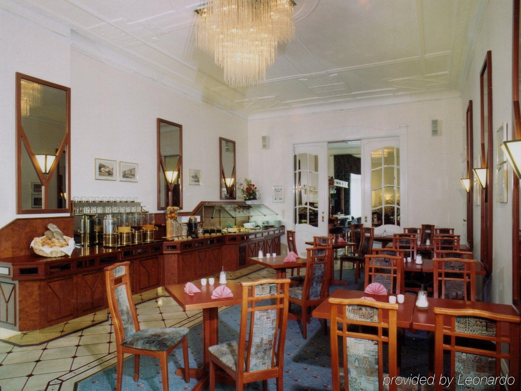 Отель Schwan Und Post Business Quarters Бад-Нойштадт-ан-дер-Зале Ресторан фото